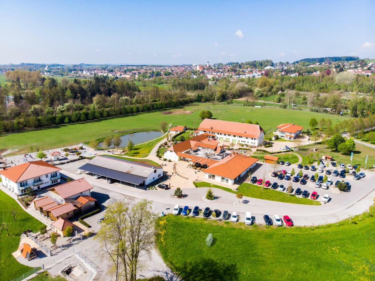 Hotel Hofgut Tiergarten Aulendorf Ngoại thất bức ảnh